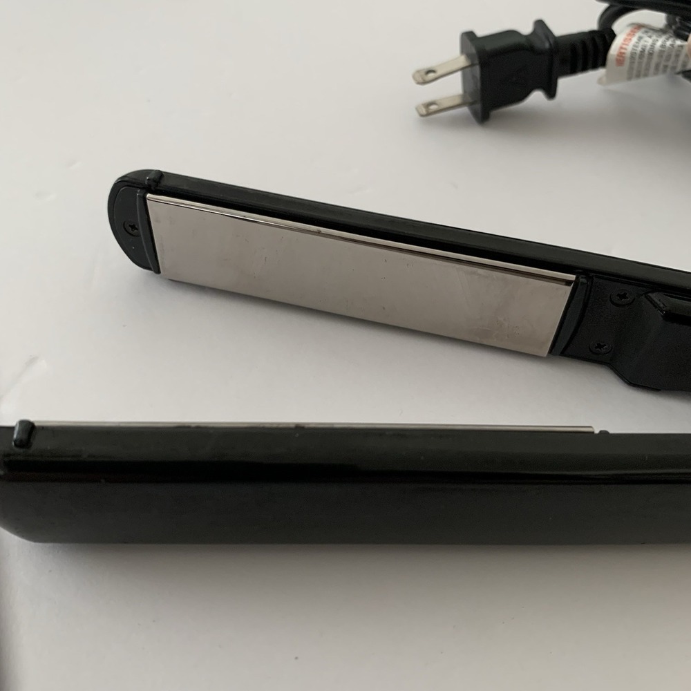 Nano Titanium By Babyliss Pro Flat Iron - Picture 5 of 7